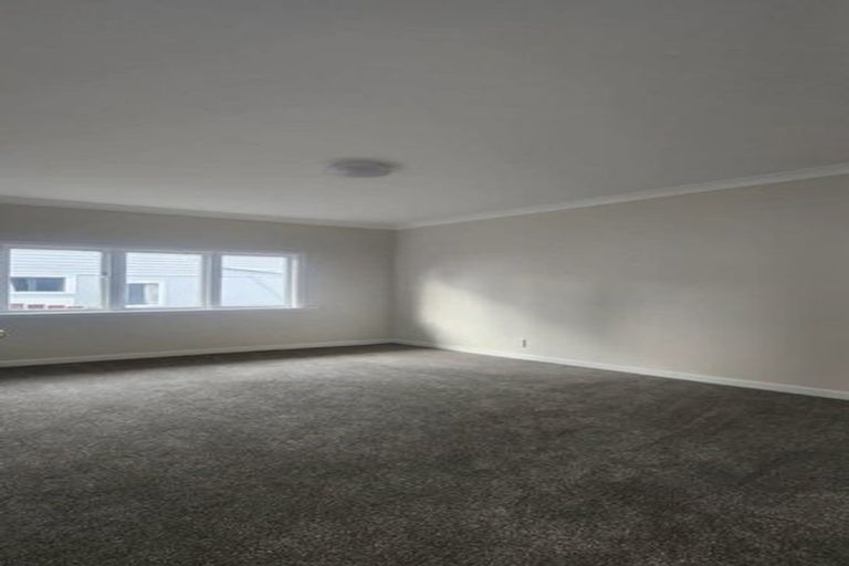 Photo of property in 5 Lane Road, Weymouth, Auckland, 2103