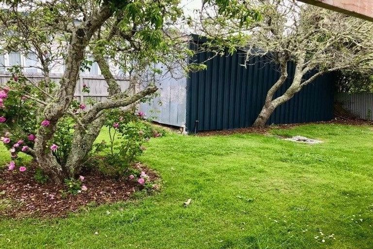 Photo of property in 17 Crispe Road, Clarks Beach, 2122