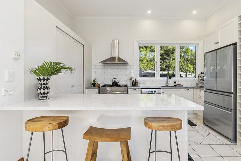 Photo of property in 52 Ira Street, Miramar, Wellington, 6022