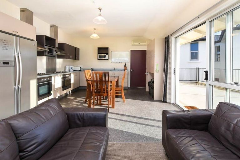 Photo of property in 129 Forth Street, North Dunedin, Dunedin, 9016