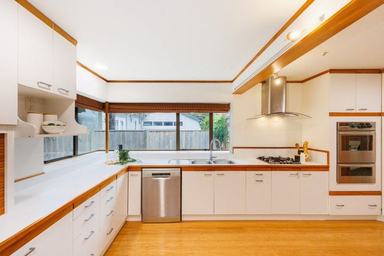 Photo of property in 2 Montgomery Terrace, Hokowhitu, Palmerston North, 4410