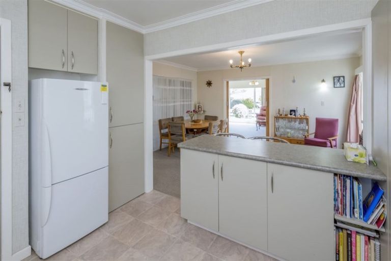 Photo of property in 98 Bartholomew Road, Levin, 5510