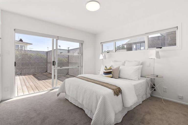 Photo of property in 1/11 Corunna Road, Milford, Auckland, 0620