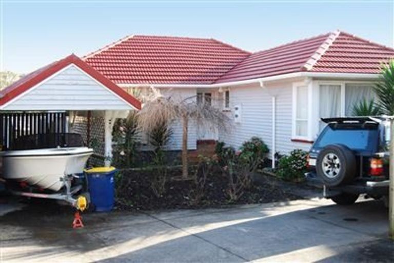 Photo of property in 1/60 Elliott Avenue, Bayview, Auckland, 0629