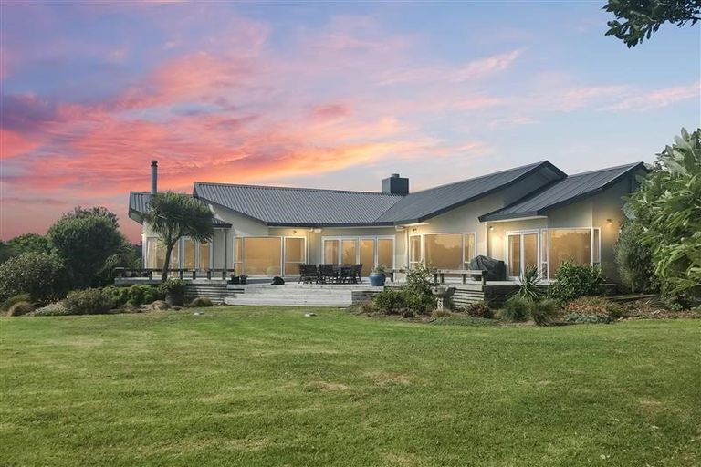 Photo of property in 216 Oaia Road, Muriwai, Waimauku, 0881