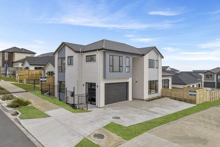 Photo of property in 59 Drumbuoy Drive, Flat Bush, Auckland, 2019