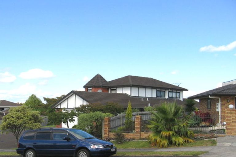 Photo of property in 84 Lagoon Way, West Harbour, Auckland, 0618