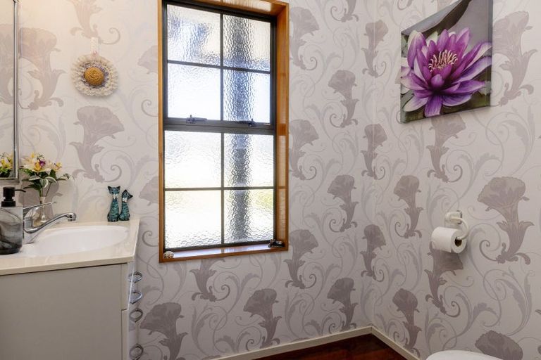 Photo of property in 6 Maniapoto Grove, Waipahihi, Taupo, 3330