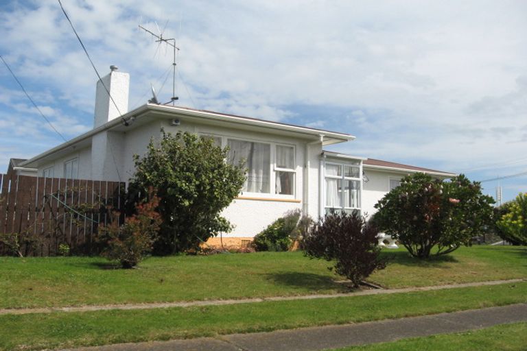 Photo of property in 2 Balmoral Crescent, Springvale, Whanganui, 4501