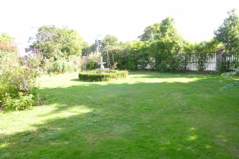 Photo of property in 34 Straven Road, Riccarton, Christchurch, 8011