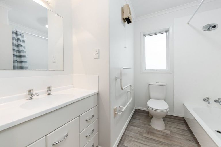 Photo of property in 5a Aaron Place, Brookfield, Tauranga, 3110