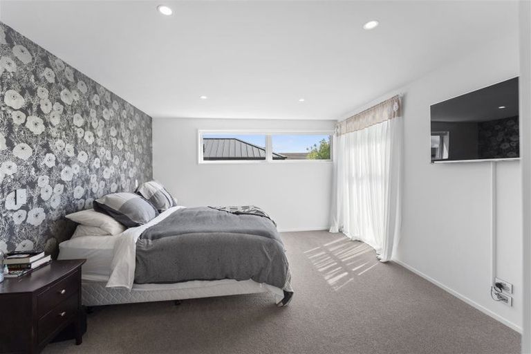 Photo of property in 2 Jacksons Road, Merivale, Christchurch, 8014