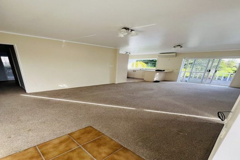 Photo of property in 3/74 West Coast Road, Glen Eden, Auckland, 0602