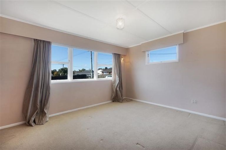 Photo of property in 56 Orams Road, Hillpark, Auckland, 2102