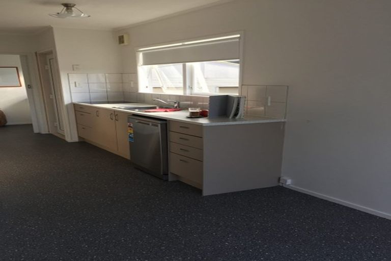 Photo of property in 71 Vandeleur Avenue, Birkdale, Auckland, 0626