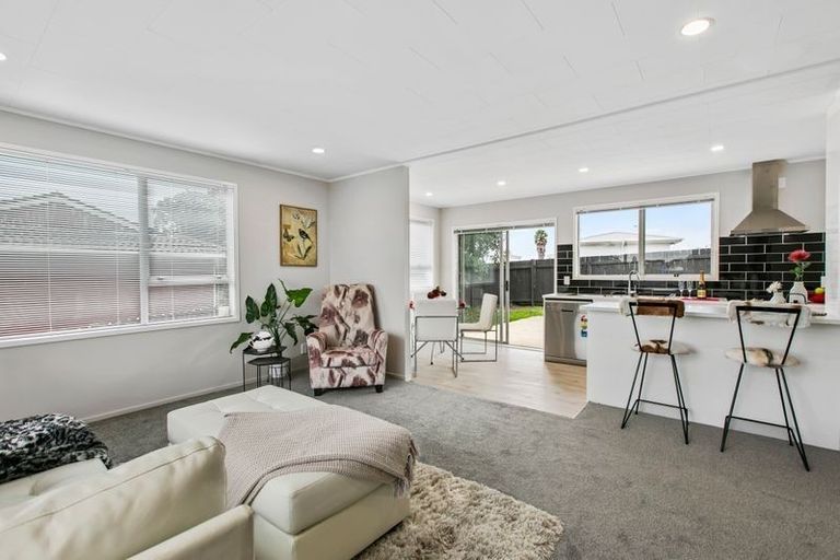 Photo of property in 18 Shalimar Place, Clover Park, Auckland, 2019