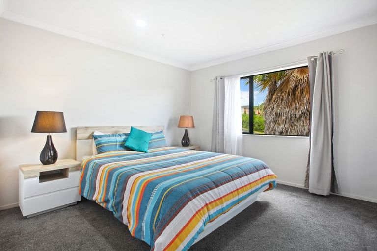 Photo of property in 13 Zeus Avenue, Henderson, Auckland, 0612