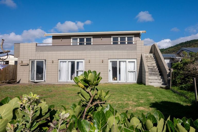 Photo of property in 23 Ocean View Road, Port Waikato, Tuakau, 2695