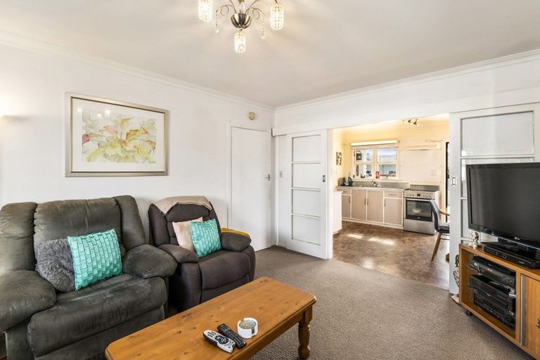 Photo of property in 11 Meadowvale Drive, Levin, 5510