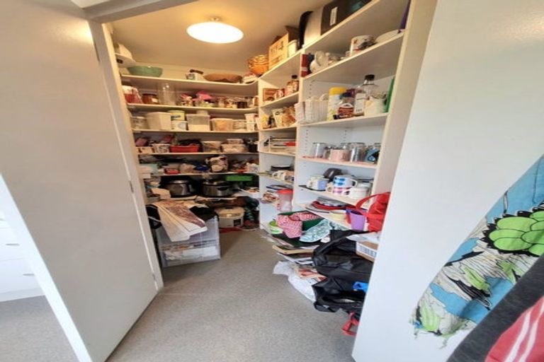 Photo of property in 3/21 Te Atatu Road, Te Atatu South, Auckland, 0610