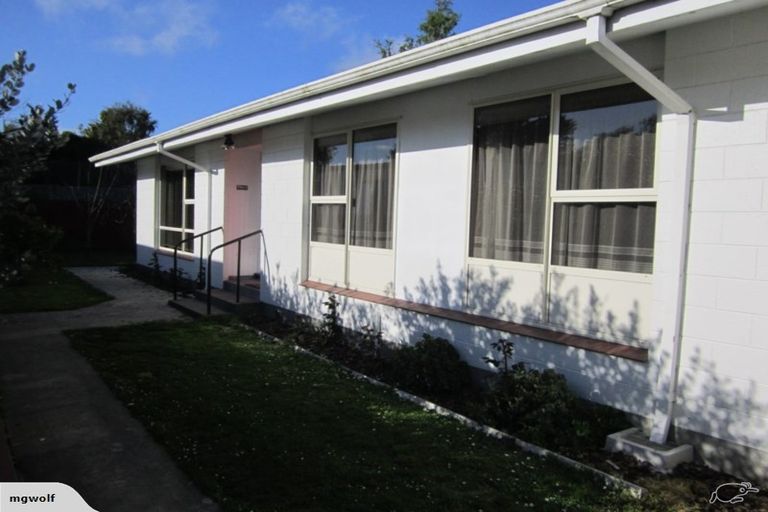 Photo of property in 2/5 Milnebank Street, Upper Riccarton, Christchurch, 8041