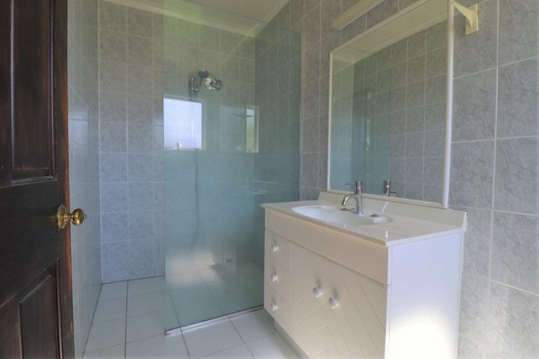 Photo of property in 8 Barberry Lane, Te Atatu Peninsula, Auckland, 0610