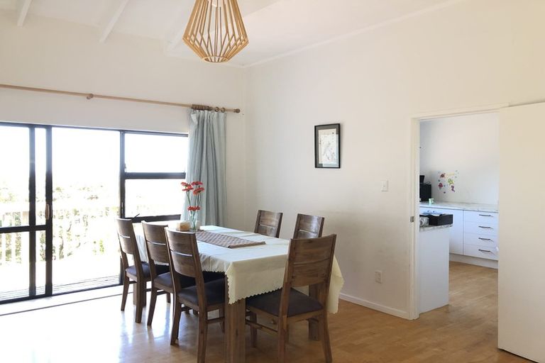 Photo of property in 947 East Coast Road, Torbay, Auckland, 0630