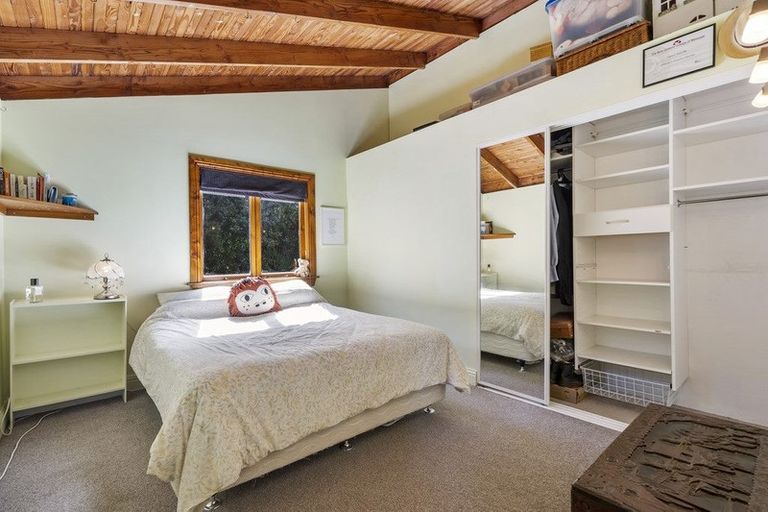 Photo of property in 9 Tawini Road, Titirangi, Auckland, 0604