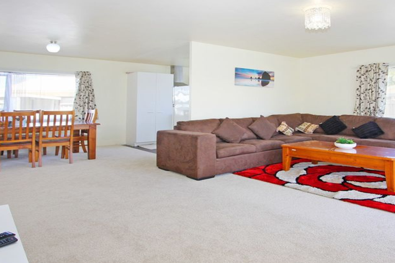 Photo of property in 4/31 Aeronautic Road, Takanini, 2112