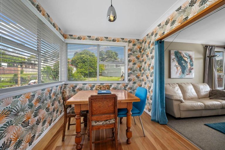 Photo of property in 25 Felgrove Street, Glendene, Auckland, 0602