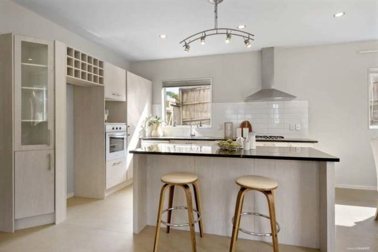 Photo of property in 40b Schnapper Rock Road, Schnapper Rock, Auckland, 0632