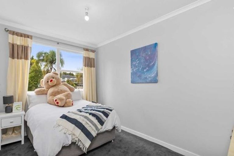 Photo of property in 38 Normanton Street, Glenfield, Auckland, 0629