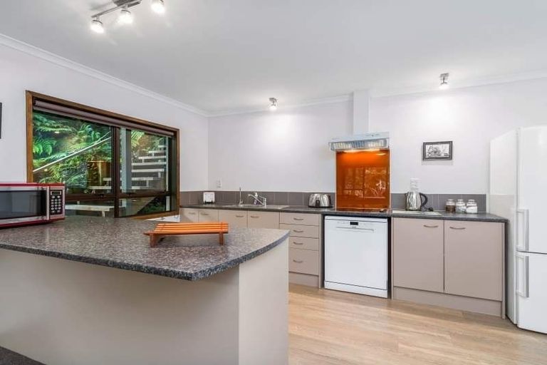 Photo of property in 5 Summit Road, Lake Okareka, Rotorua, 3076