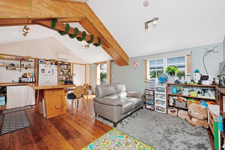 Photo of property in 17b Millward Street, Newtown, Wellington, 6021