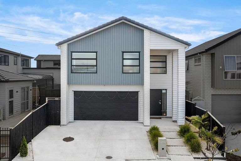 Photo of property in 4 Puruatanga Drive, Flat Bush, Auckland, 2019