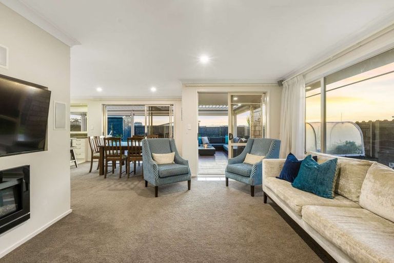 Photo of property in 40 Anchorite Way, Red Beach, 0932