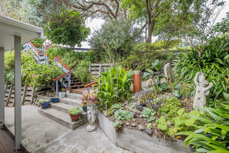 Photo of property in 5 Sunset Terrace, Waikanae Beach, Waikanae, 5036