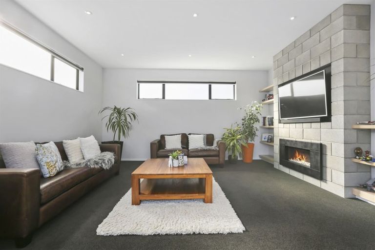 Photo of property in 11 Sumner Terrace, Aotea, Porirua, 5024