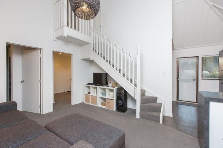 Photo of property in 9/58 Manuroa Road, Takanini, 2112