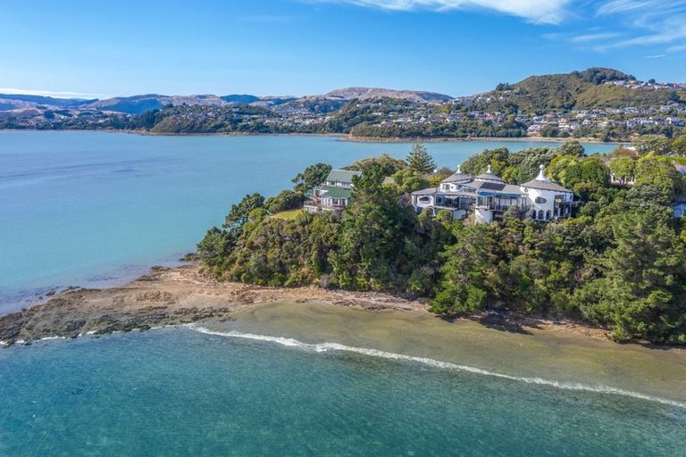 Photo of property in 82 Seaview Road, Paremata, Porirua, 5024