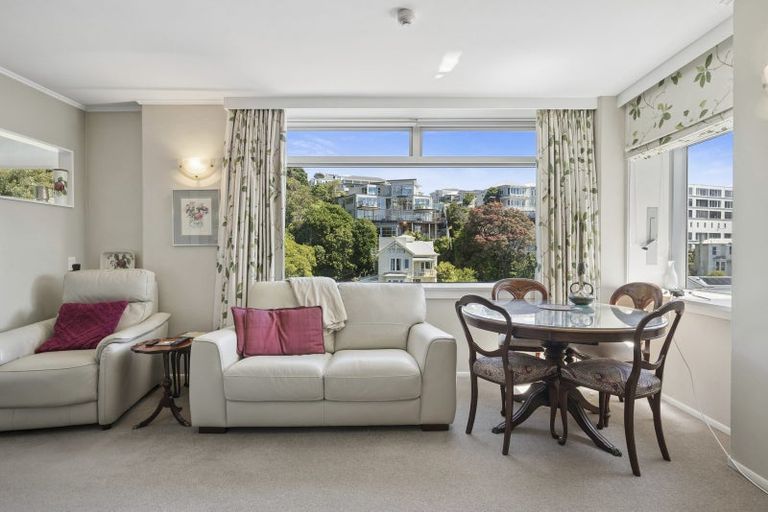 Photo of property in Jerningham Apartments, 20 Oriental Terrace, Oriental Bay, Wellington, 6011