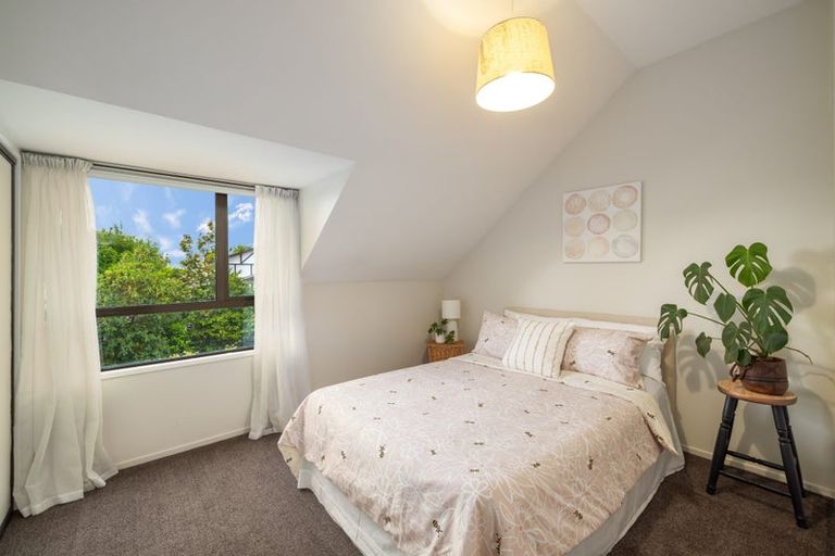 Photo of property in 37b Highland Place, Avonhead, Christchurch, 8042