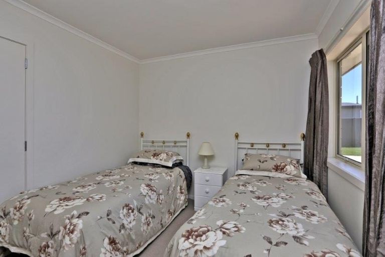 Photo of property in 58 Orotu Drive, Poraiti, Napier, 4112