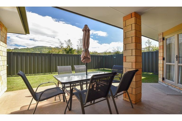 Photo of property in 62/64 Kawaha Point Road, Kawaha Point, Rotorua, 3010