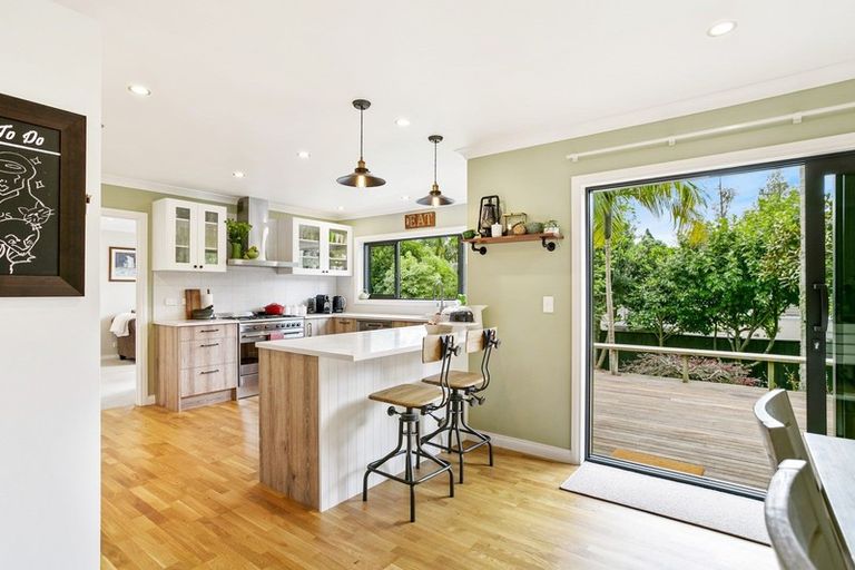 Photo of property in 73j Park Rise, Campbells Bay, Auckland, 0630