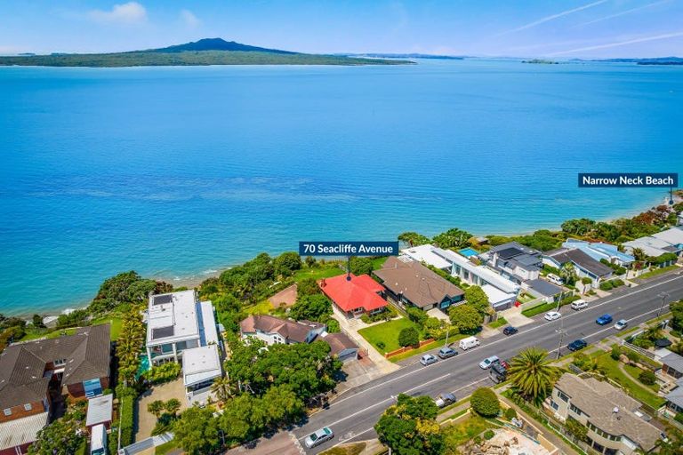 Photo of property in 70 Seacliffe Avenue, Narrow Neck, Auckland, 0622