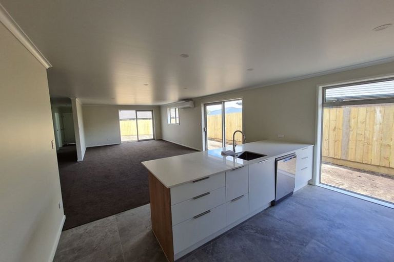 Photo of property in 15 Ocean View Rise, Ruakaka, 0116