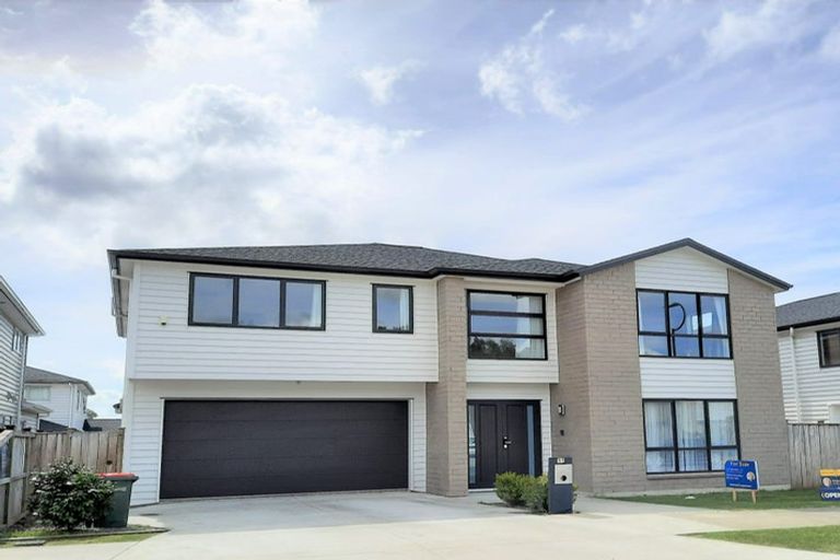 Photo of property in 11 Drumbuoy Drive, Flat Bush, Auckland, 2019