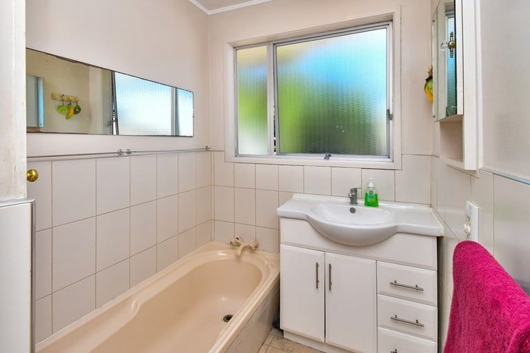 Photo of property in 4 Robert Allan Way, Pakuranga Heights, Auckland, 2010