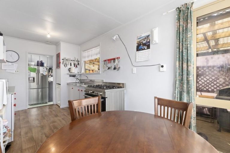 Photo of property in 42 Ross Crescent, Fairfield, Hamilton, 3214